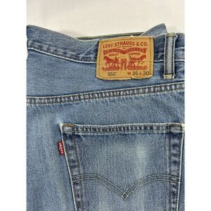Levis 550 Relaxed Fit Jeans Mens 36x30 Light Wash Blue Denim Red Tab